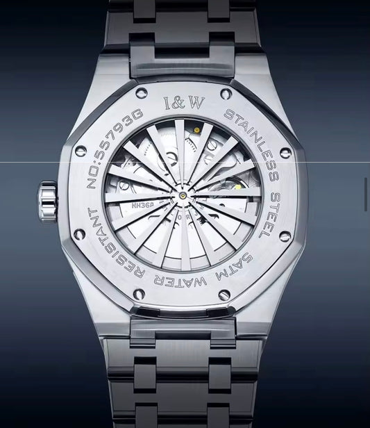 I&W Armbanduhr mit SEIKO Uhrwerk verbindet Eleganz und Luxus. Black.