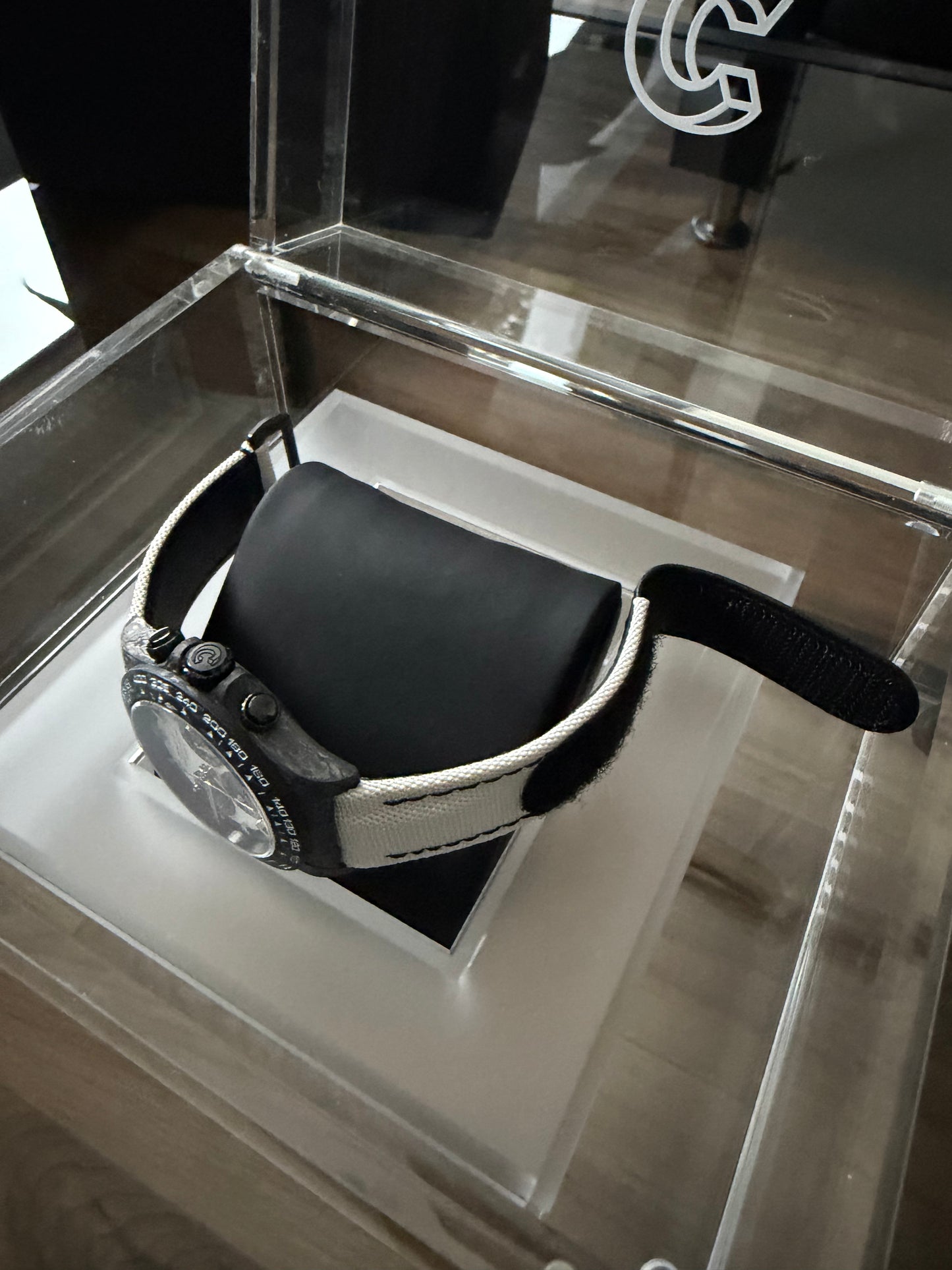 CRONUS ART CMO02-15D/16D
Carbon-Chrono auf High-Performance-Niveau